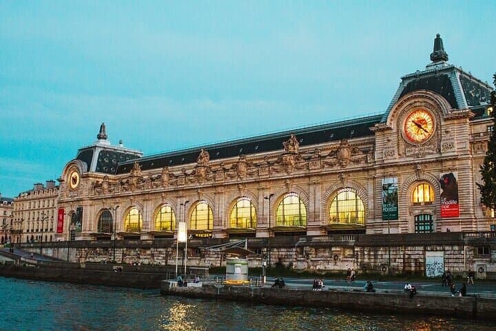 Inside the Louvre: Paris Walking Tour with Optional Breakfast & Seine Cruise photo 2