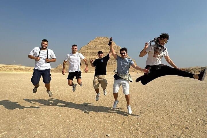 Private Giza, Saqqara & Memphis Tour with Lunch: Pyramids, Sphinx and Step Pyramid