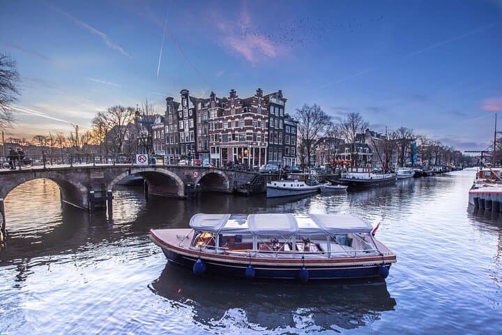 Winter Canal Cruise Amsterdam: Heated Electric Boats & Mulled Wine