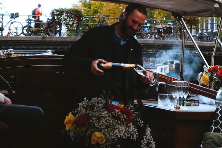 Winter Canal Cruise Amsterdam: Heated Electric Boats & Mulled Wine photo 4