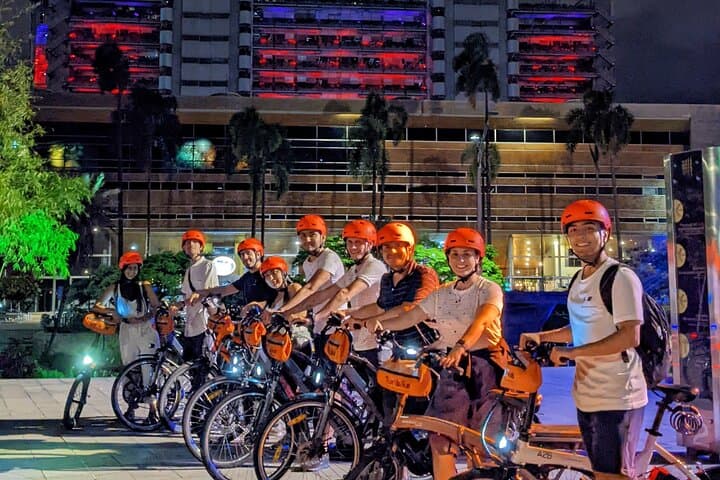 Medellín Christmas Lights E-Bike Tour: Neighborhood Lights, Snack & Donation Ride photo 2