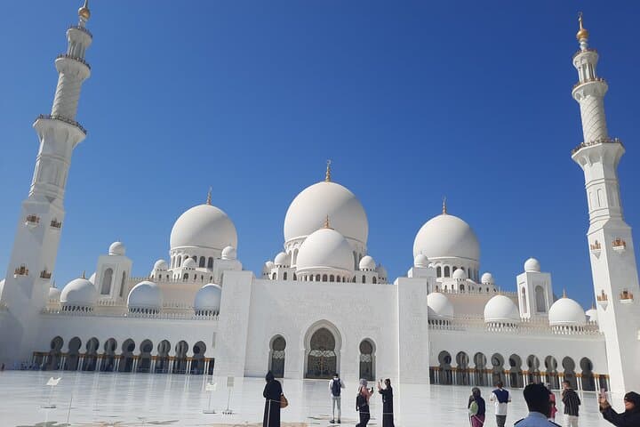 Abu Dhabi Full-Day Private City Tour from Dubai — Sheikh Zayed, Qasr Al Watan & Yas Island photo 2