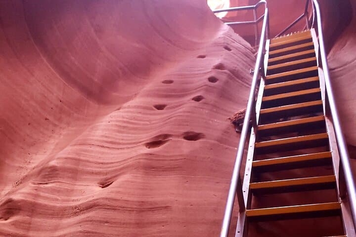Lower Antelope Canyon & Horseshoe Bend Day Trip from Sedona: Slot Light and River Curves photo 5