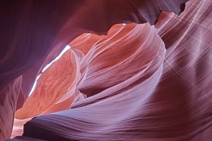 Lower Antelope Canyon & Horseshoe Bend Day Trip from Sedona: Slot Light and River Curves