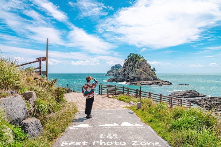 Max Out Busan: One-Day Photo Tour of Haedong Yonggungsa, Blueline Park & Yacht photo 5
