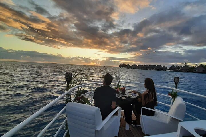 Bora Bora Private Sunset Cruise on the Lagoon photo 4