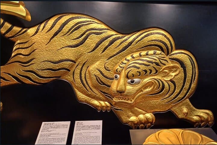 Private Spanish-Language Osaka Walking Tour: Castle, Shinsekai & Dotonbori photo 4
