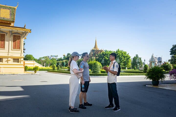 Phnom Penh Vespa & Street Art City Tour — Royal Palace to Phsar Thmey photo 5