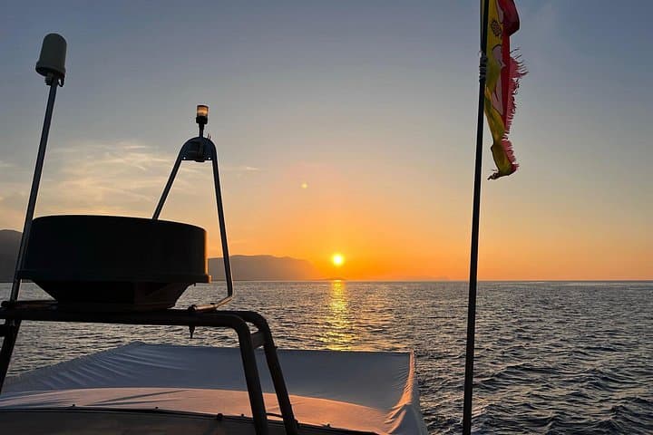 Sunrise Boat Tour to Queen's Cave — Palermo Breakfast Cruise at Dawn photo 1