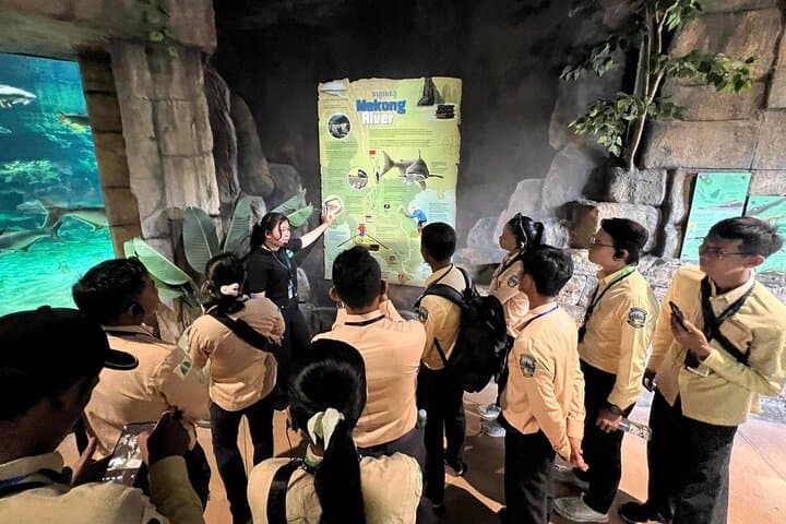 River Monster Tour & Angkor Wildlife Aquarium: Private Guide on Tonle Sap photo 3