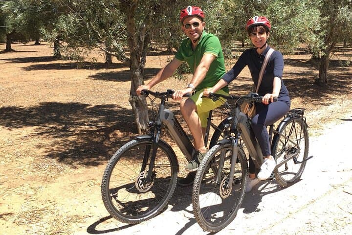 E‑biking the Countryside and Monuments of Conversano photo 4