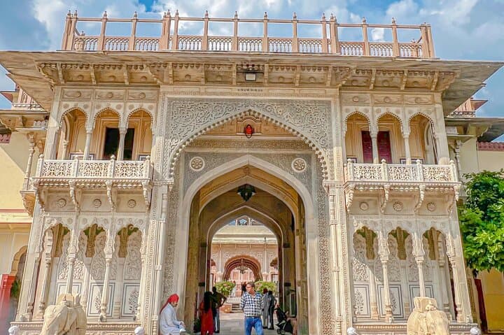 Full-Day Jaipur Highlights: Private Guided Tour of Amber Fort, Hawa Mahal & City Palace photo 4