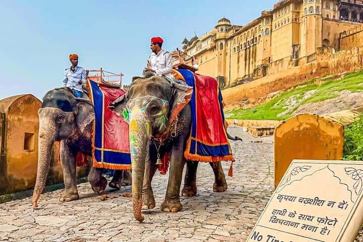 Full-Day Jaipur Highlights: Private Guided Tour of Amber Fort, Hawa Mahal & City Palace photo 2