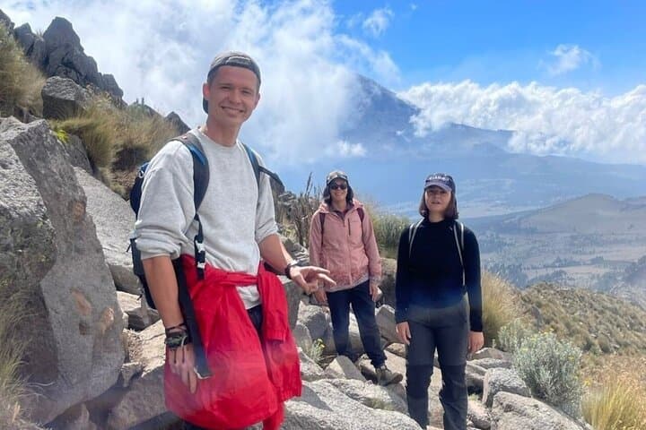 Iztaccihuatl Volcano Hike from Mexico City — Paso de Cortés Trek with an Alpinist