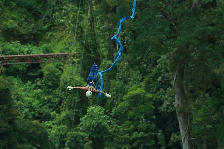 Extreme Bungee Jumping in Monteverde: 143m Tram Leap Over a Cloud-Forest Valley photo 4