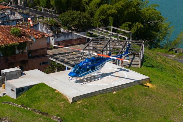 Helicopter to La Manuela Park: Guatapé Aerial & Water Adventure photo 4
