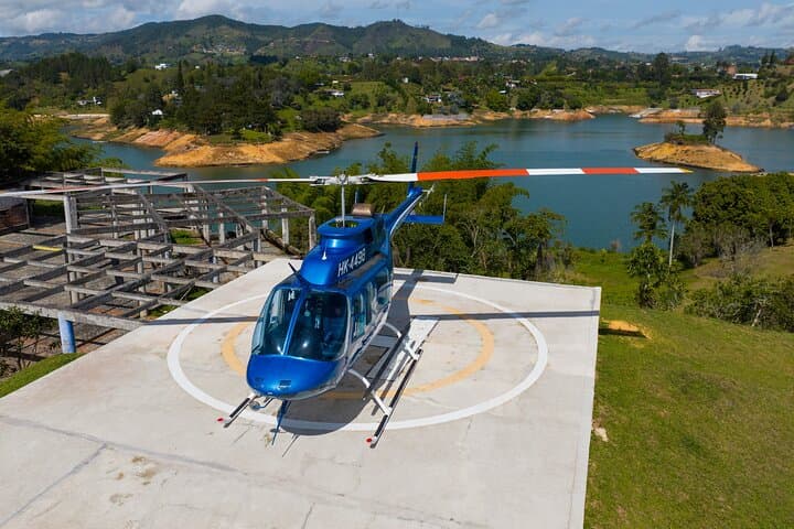 Helicopter to La Manuela Park: Guatapé Aerial & Water Adventure photo 3