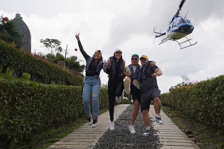 Helicopter & Luxury Boat Tour Over Guatapé and El Peñol