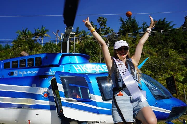Helicopter & Luxury Boat Tour Over Guatapé and El Peñol photo 3