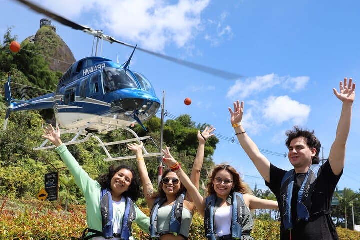 Helicopter & Luxury Boat Tour Over Guatapé and El Peñol photo 2