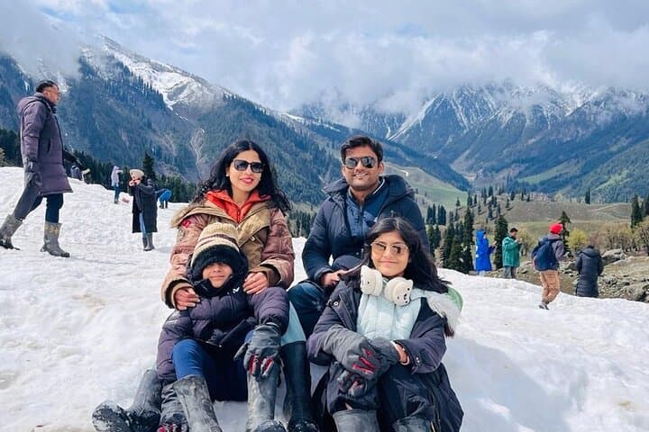 Exotic Kashmir: 6-Day Srinagar, Gulmarg & Pahalgam Scenic Tour photo 2