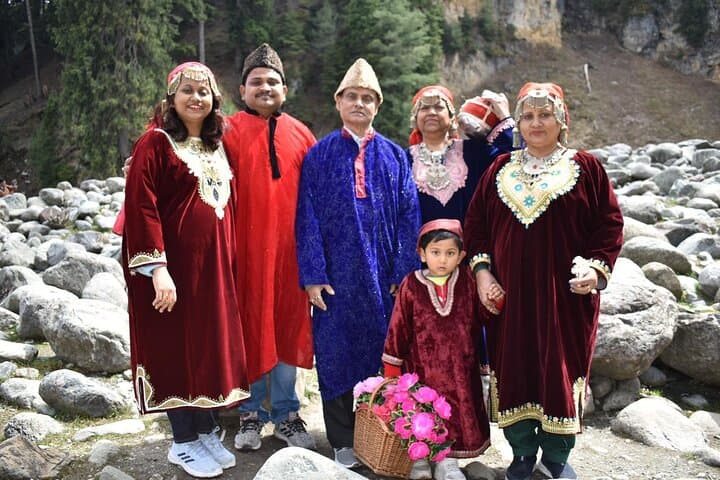 Exotic Kashmir: 6-Day Srinagar, Gulmarg & Pahalgam Scenic Tour photo 3