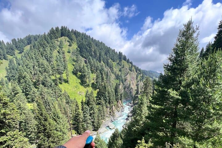 Exotic Kashmir: 6-Day Srinagar, Gulmarg & Pahalgam Scenic Tour photo 4