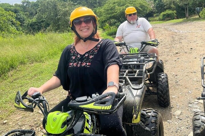 Roatán Jungle ATV Adventure with West Bay Beach, Rum & Chocolate Tasting
