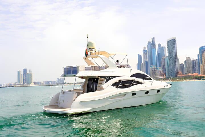 Dubai Private Yacht Tour: 1-Hour Luxury Cruise with Soft Drinks photo 2