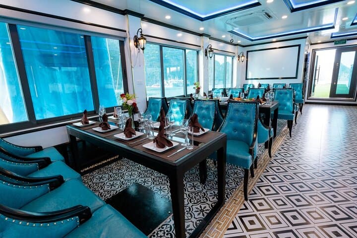 Ha Long & Lan Ha Bay Day Cruise — Kayaks, Caves, and Secluded Beaches photo 4