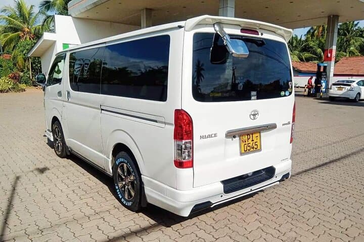 Private Chauffeur Across Sri Lanka — Per-Kilometer Transport Between Hill Country and Coast photo 4