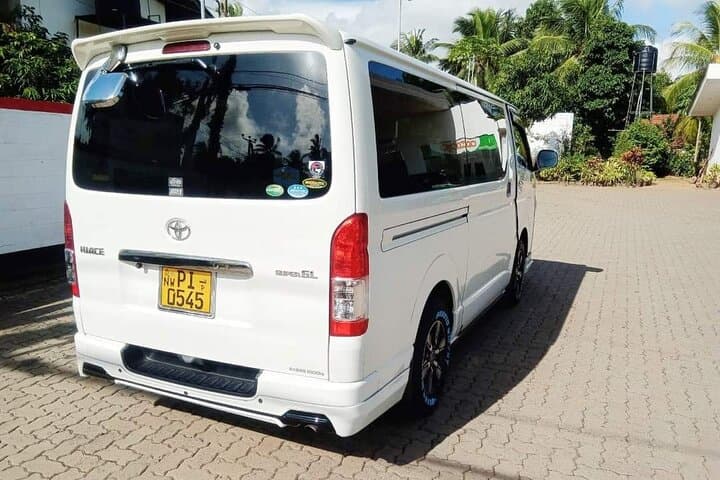 Private Chauffeur Across Sri Lanka — Per-Kilometer Transport Between Hill Country and Coast photo 5