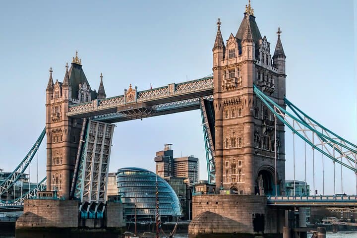 Private 6-Hour London Tour with Personal Driver — Custom Stops & Comfort photo 3
