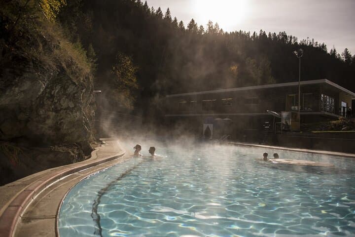 Radium Hot Springs & Marble Canyon Day Trip: Hike, Ice Walk and Soak photo 4