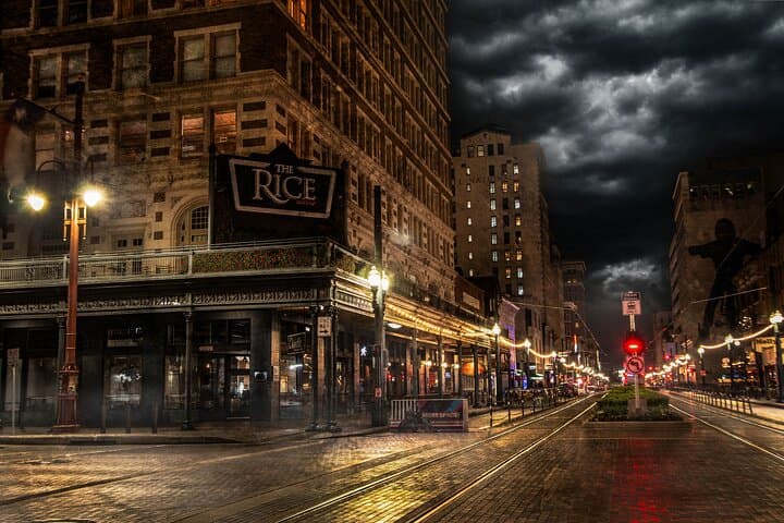 Houston Hollow Heart Hauntings: Nighttime Haunted Walking Tour of Downtown Houston photo 5