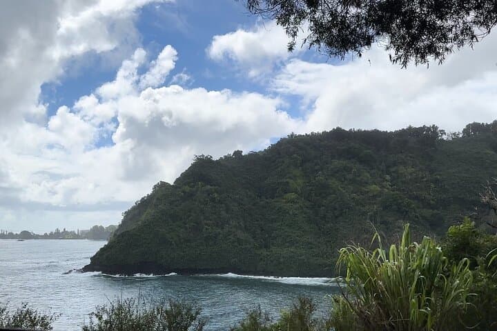 Private Open-Air Jeep Road to Hana Tour — Maui Scenic Drive, Waterfalls & Black Sand Beaches photo 4
