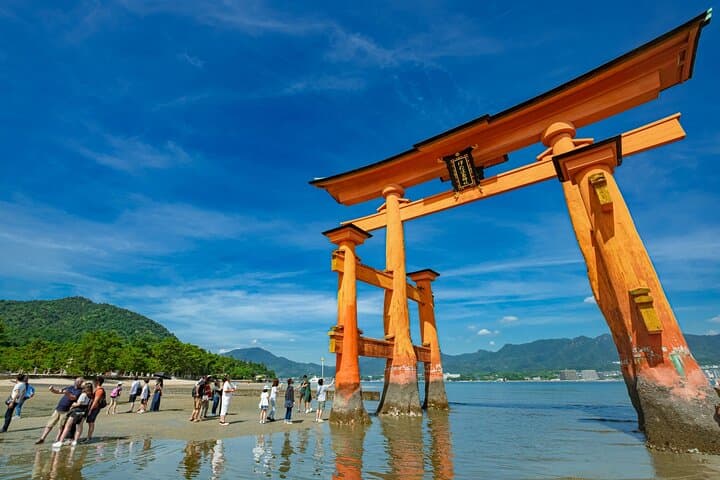 Miyajima & Iwakuni: Day Trip to Kintaikyo Bridge and Itsukushima Shrine photo 6