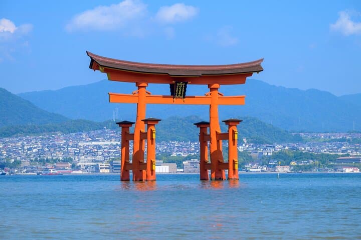 Miyajima & Iwakuni: Day Trip to Kintaikyo Bridge and Itsukushima Shrine