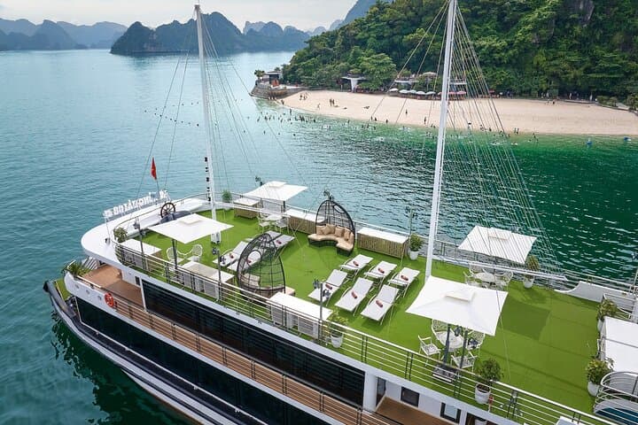 Luxury Halong Bay Day Cruise from Hanoi: Caves, Kayak & Ti Top Views photo 4