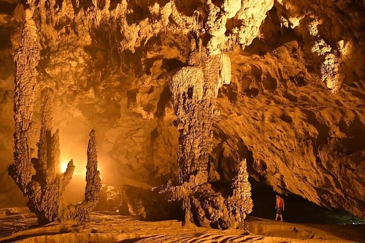 4-Day Cao Bang to Ba Be: Ban Gioc Waterfall, Caves & Ethnic Homestays