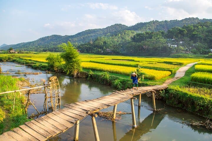 Mai Chau 1-Day Getaway from Hanoi: Cycling, Thung Khe Pass & Traditional Thai Lunch photo 4