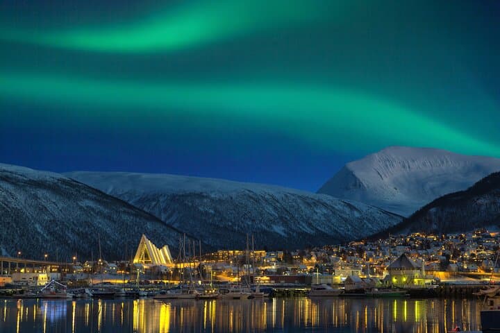 Tromsø Northern Lights Minibus Safari — WiFi, Hot Drinks & Bonfire photo 2
