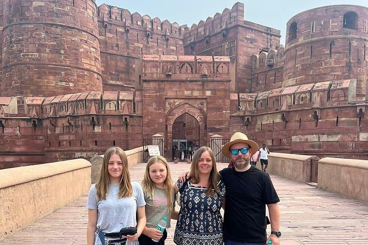 Taj Mahal Day Trip by Gatimaan Express from Delhi — Full-Day Agra Tour photo 3