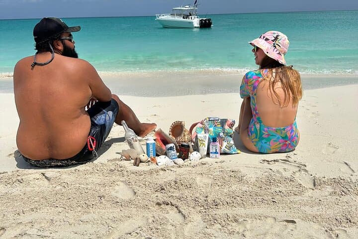Robinson Crusoe Island: Half Moon Bay Snorkel & Beach Hideaway from Providenciales photo 5