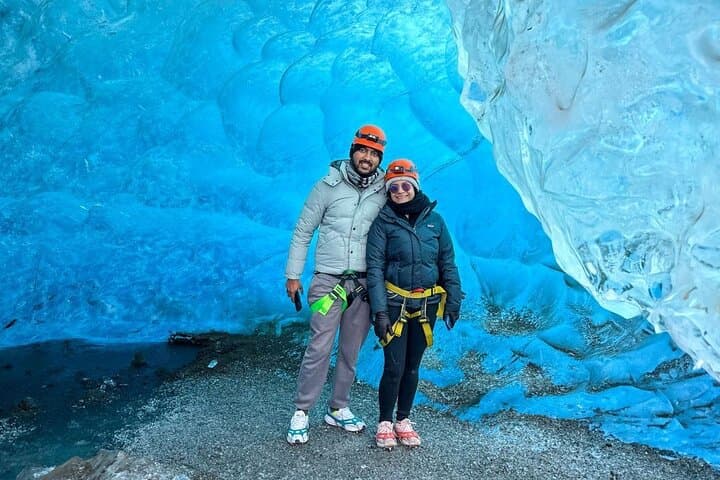 Crystal Blue Ice Cave Super-Jeep Tour from Jökulsárlón Glacier Lagoon