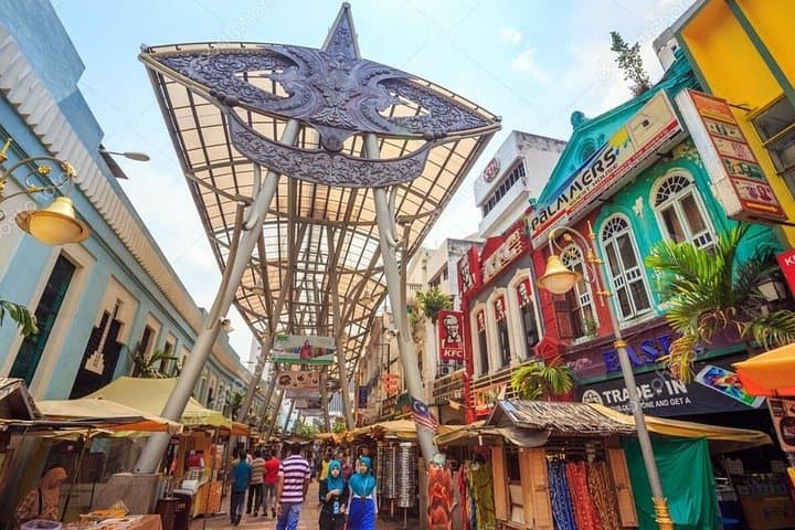 Kuala Lumpur Layover City Tour: Batu Caves to Petronas in One Day photo 4