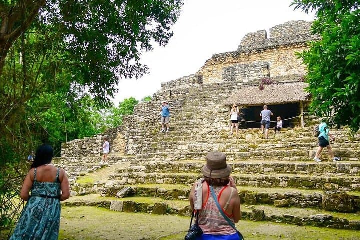 Chacchoben Mayan Ruins and Bacalar Lagoon Boat Combo Tour — Costa Maya Day Trip photo 1