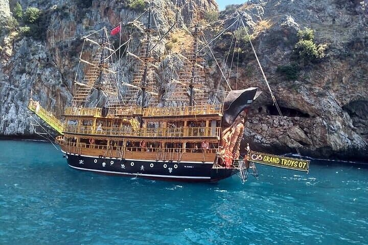 Alanya Pirate Boat Cruise: Cove Snorkeling, Lunch & Unlimited Soft Drinks photo 2