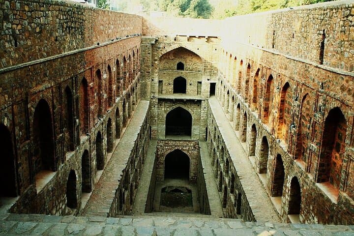 Half-Day Private Delhi City Tour — India Gate, Humayun's Tomb & Agrasen Ki Baoli photo 2