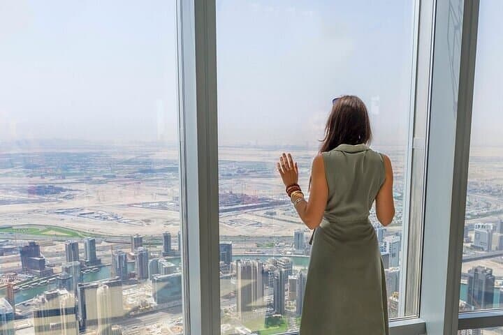 At the Top: Burj Khalifa 124th & 125th Floor — Observation Deck Guide photo 3